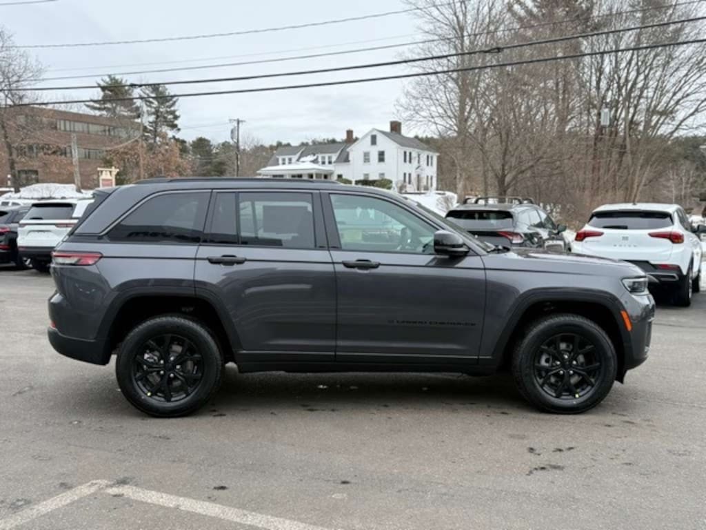 New 2026 Jeep Grand Cherokee Laredo Sport Utility