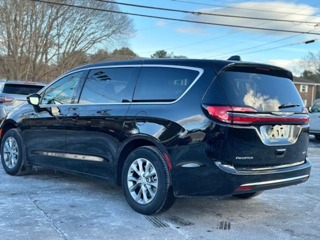 New 2026 Chrysler Pacifica Select Passenger Van