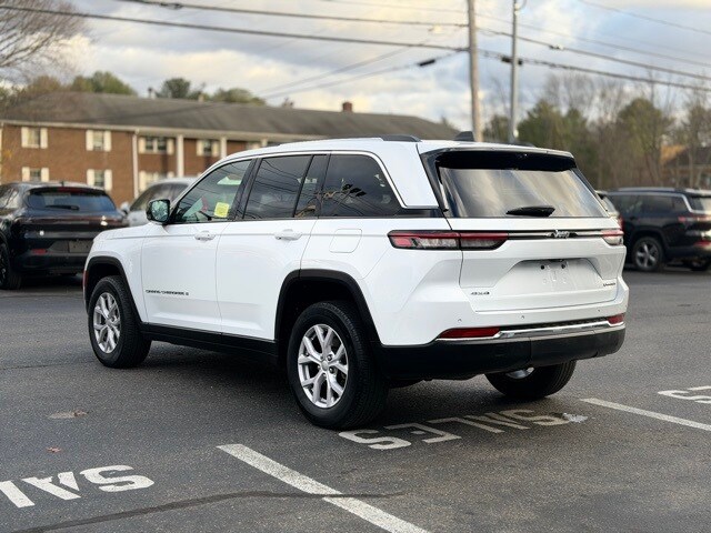 2022 Jeep Grand Cherokee Limited photo 2