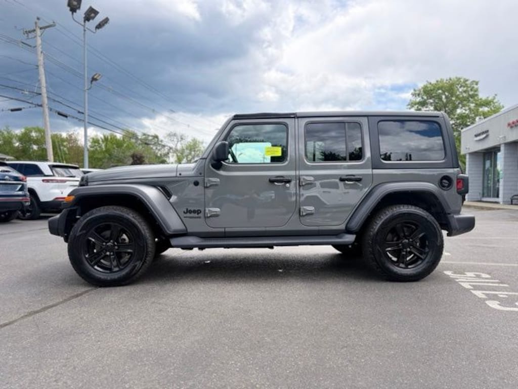 Used 2022 Jeep Wrangler Unlimited Sport Altitude SUV