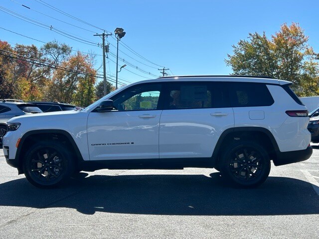 2025 Jeep Grand Cherokee Altitude X photo 2
