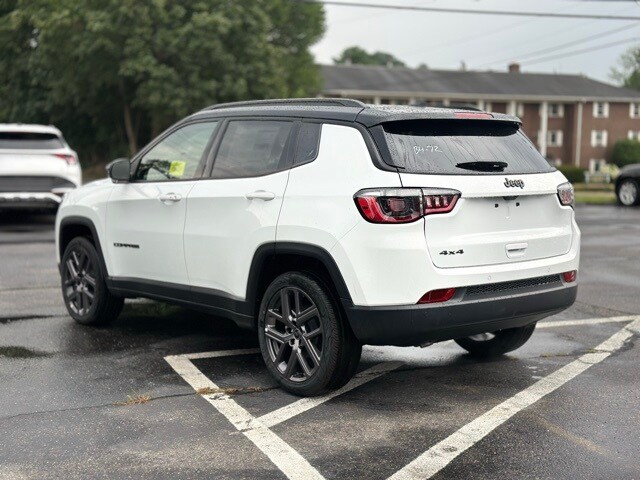 2025 Jeep Compass Limited photo 3