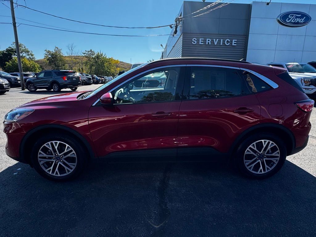 2022 Ford Escape SEL photo 2