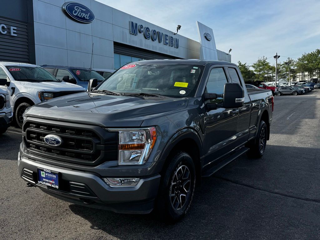 2022 Ford F-150 XLT photo 2