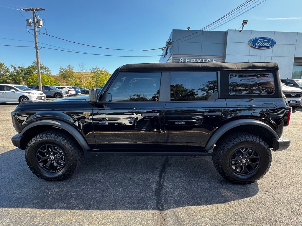 2025 Ford Bronco Badlands photo 2