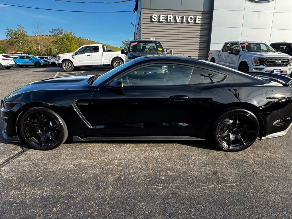 2018 Ford Mustang Shelby GT350 photo 2