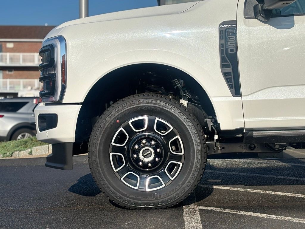 New 2025 Ford F-350SD Platinum Truck