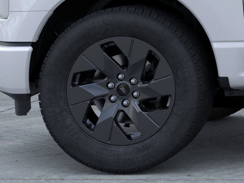 2025 Ford F-150 Lightning Lariat photo 19