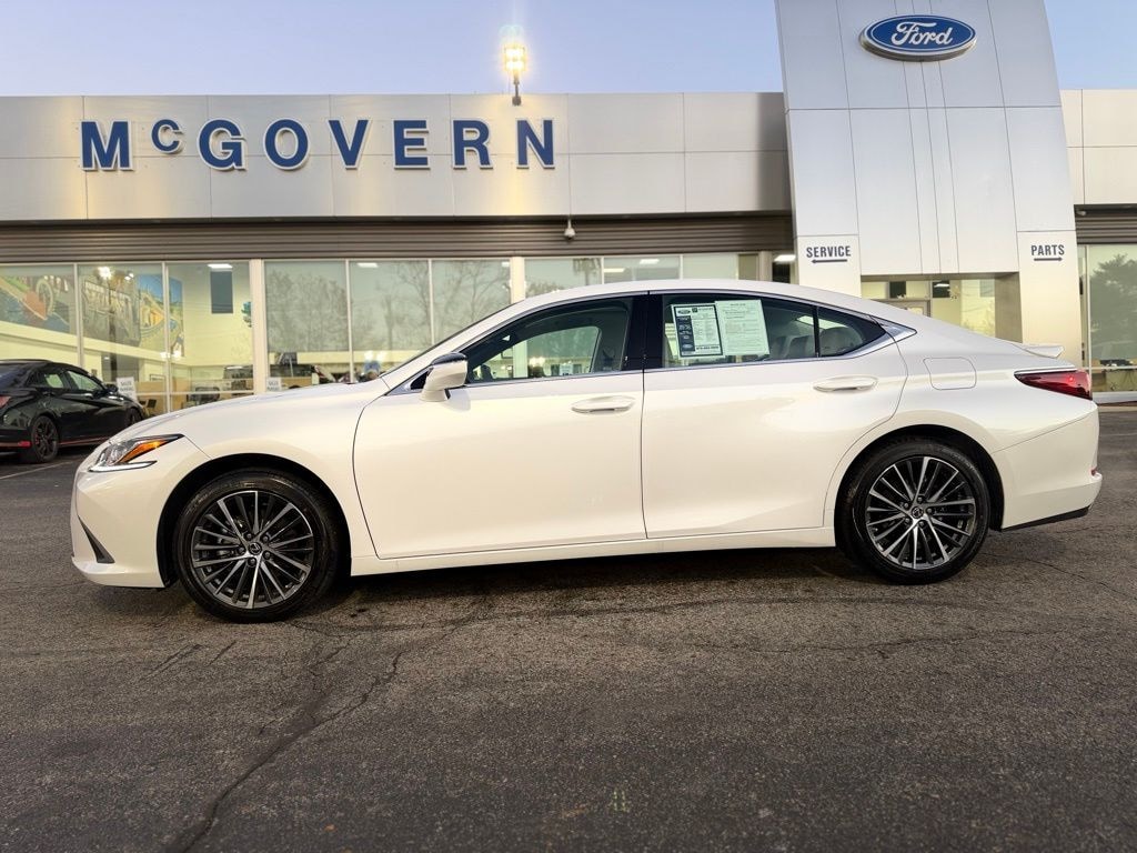 Used 2025 Lexus ES 350 Sedan