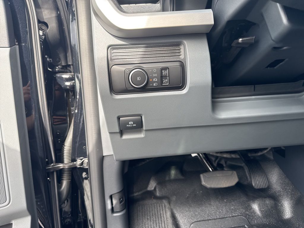 2026 Ford F-350 Super Duty Chassis Cab XL - Photo 11