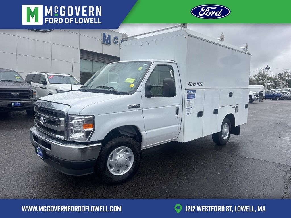 2026 Ford E-Series SRW E-350 Super Duty 138 in WB's photo