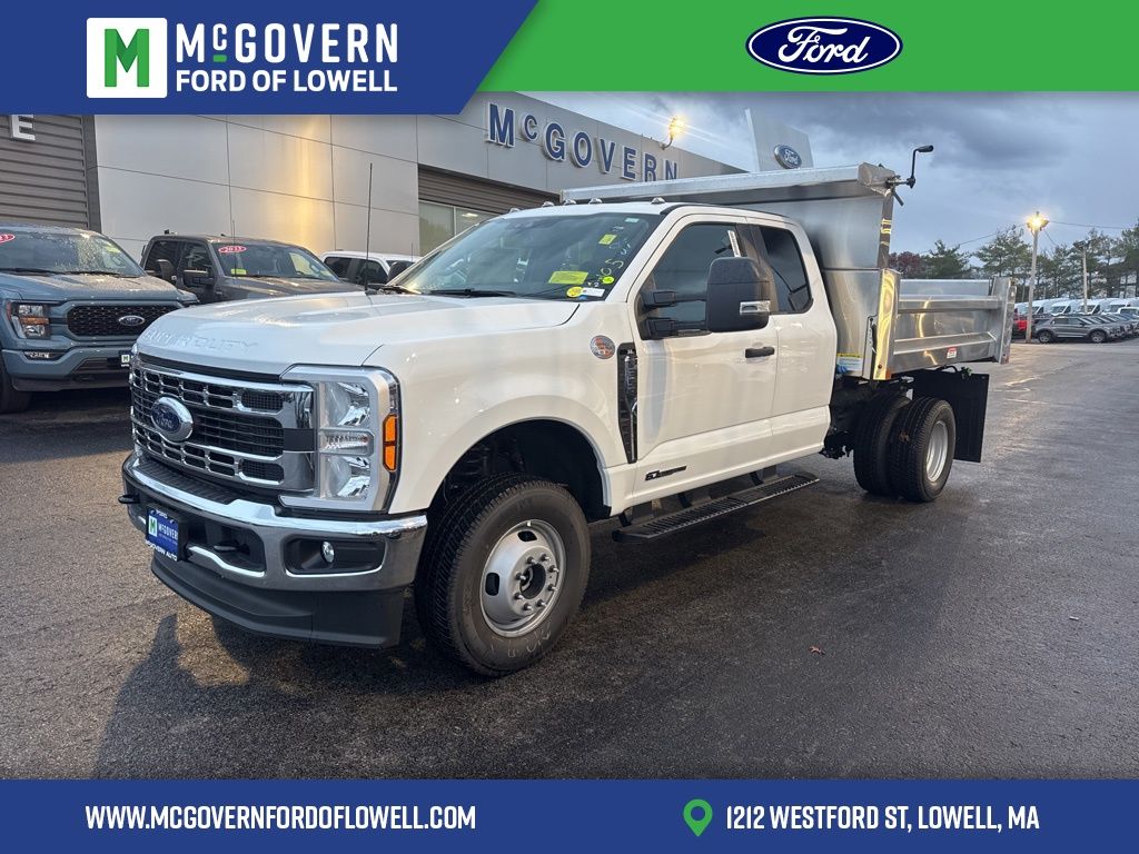 2026 Ford F-350 Super Duty Chassis Cab XL's photo