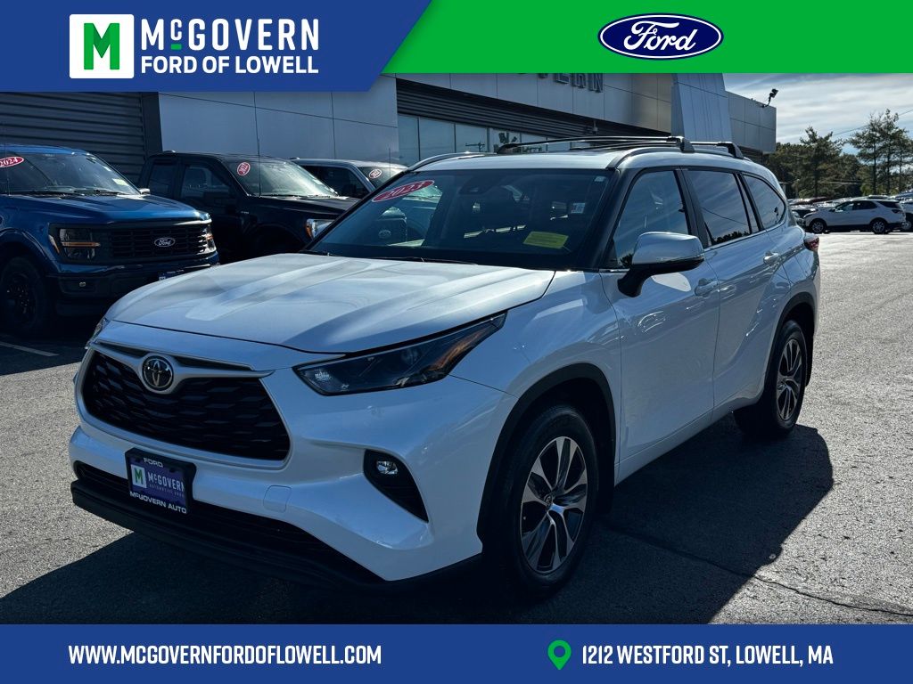 2023 Toyota Highlander XLE's photo