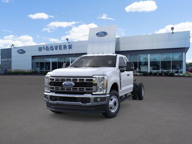 2026 Ford F-350 XL photo 3