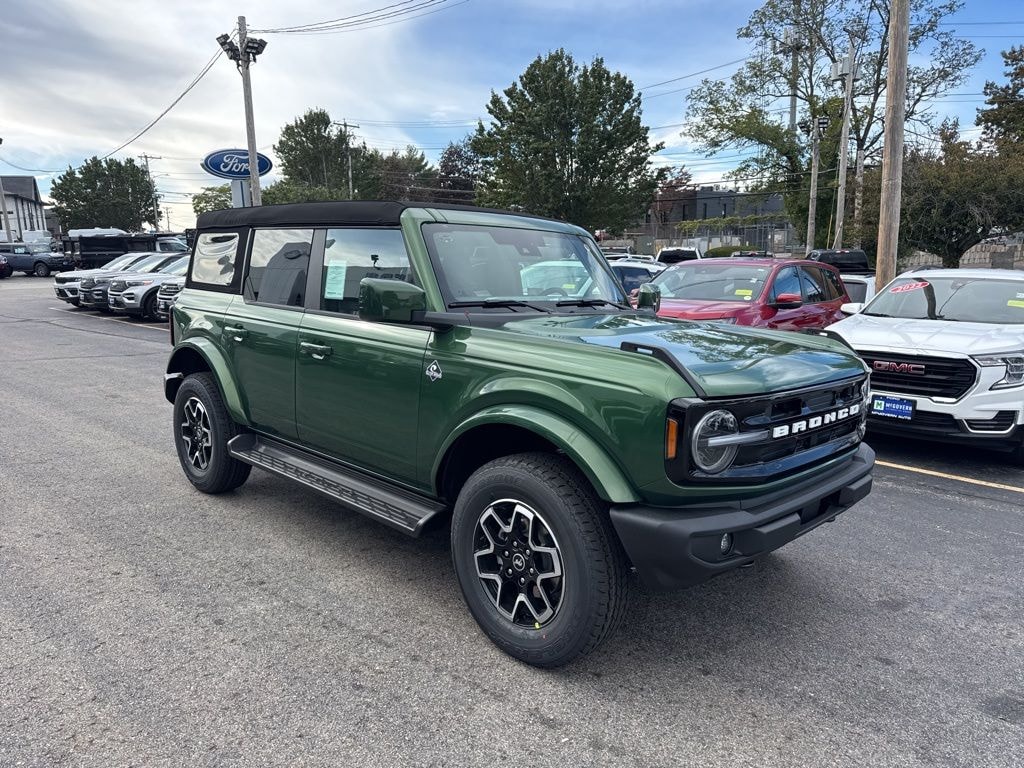 New 2025 Ford Bronco Outer Banks SUV