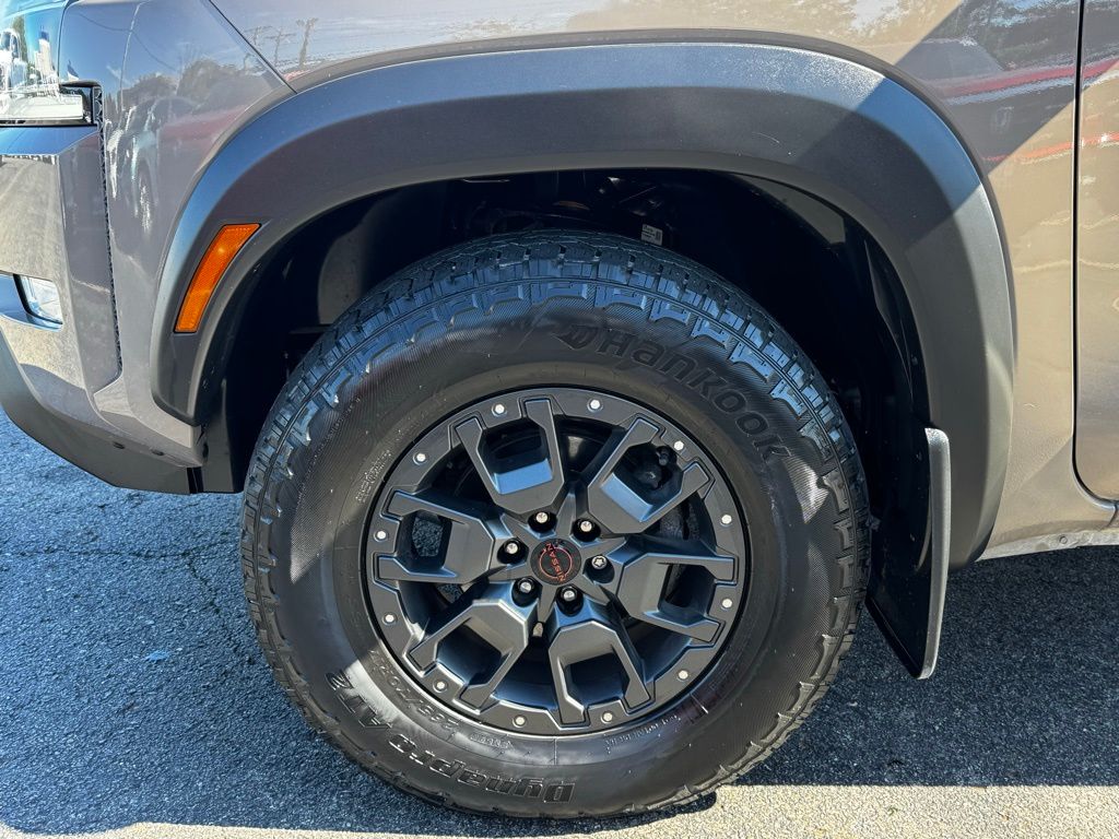 2023 Nissan Frontier PRO-4X photo 3