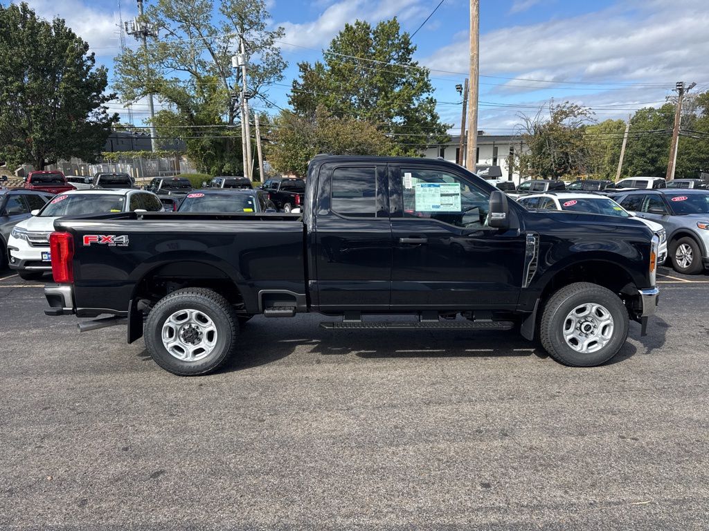 2026 Ford F-250 XLT photo 4