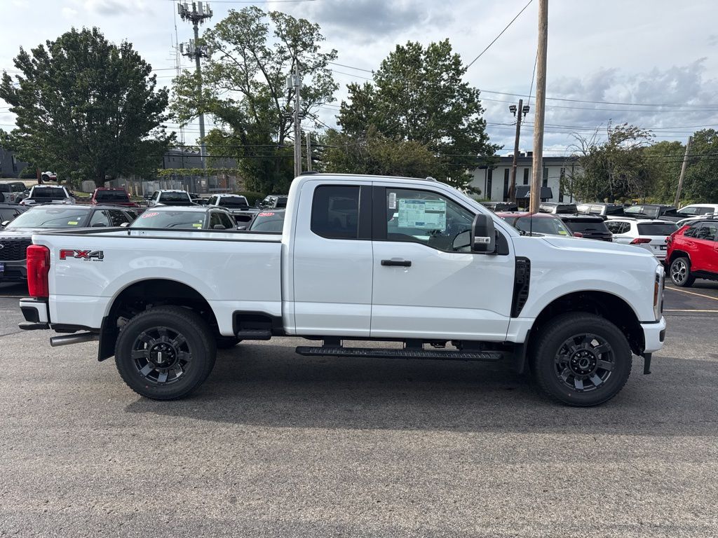 2026 Ford F-350 XL photo 3