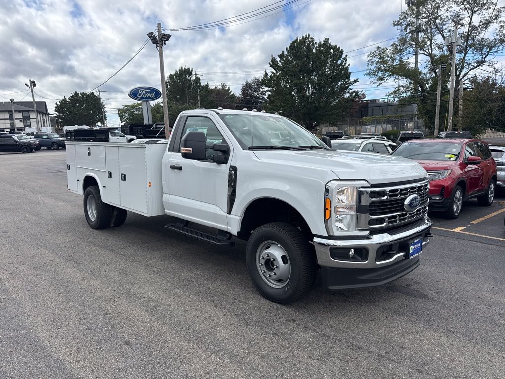 2024 Ford F-350 photo 3