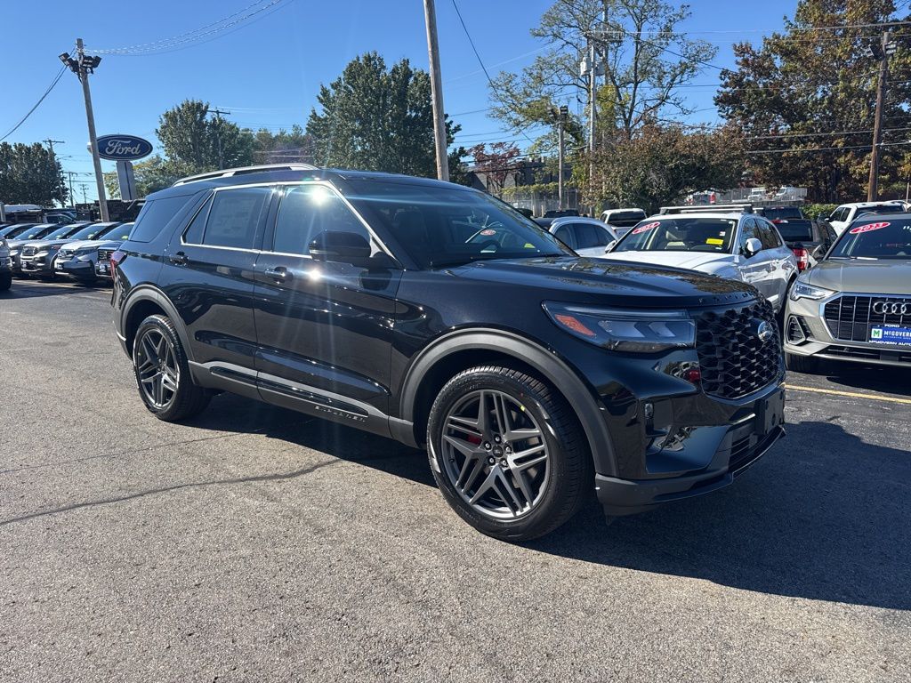 2026 Ford Explorer ST photo 3