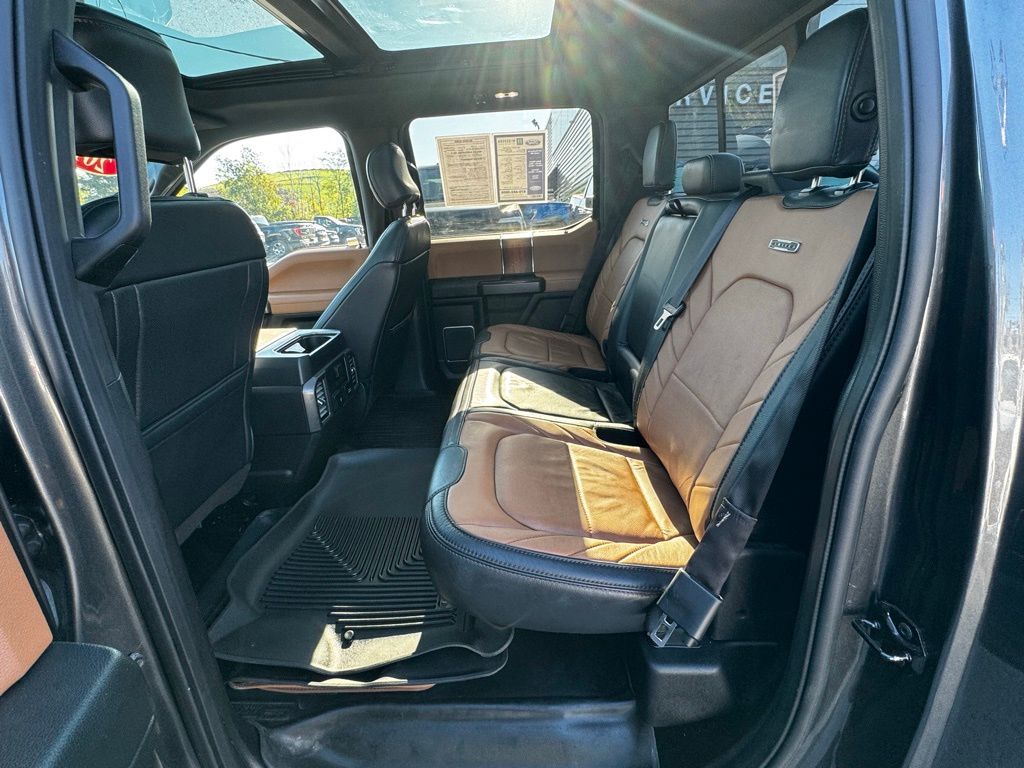 2017 Ford F-150 Limited photo 3