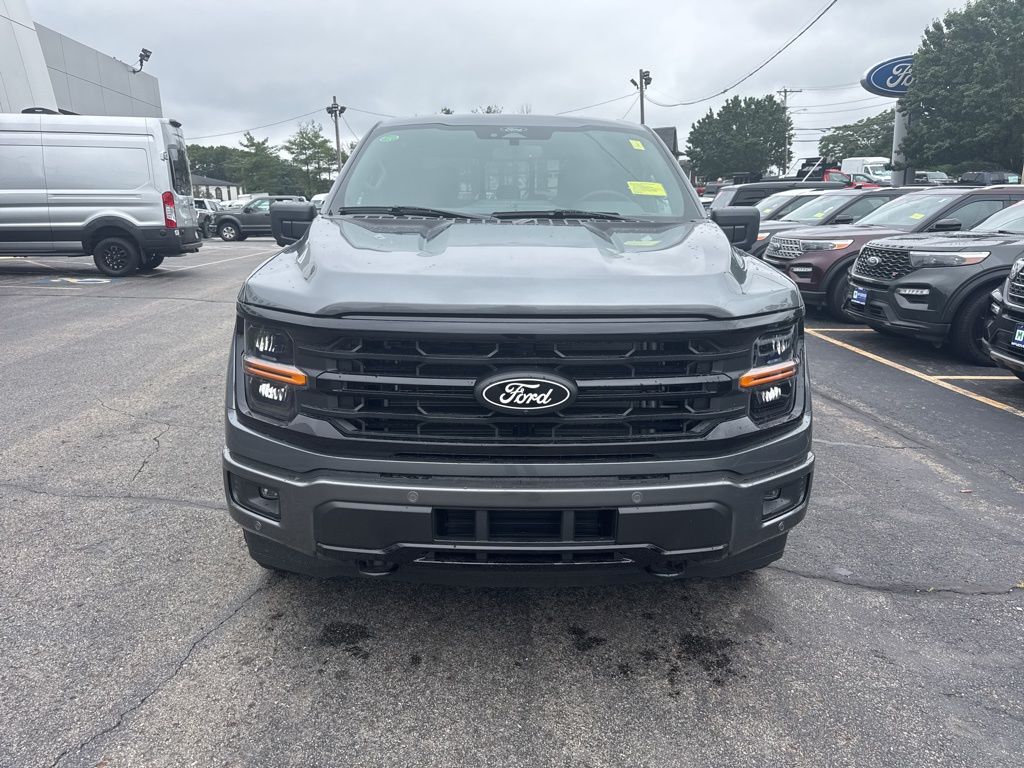 2025 Ford F-150 XLT photo 2