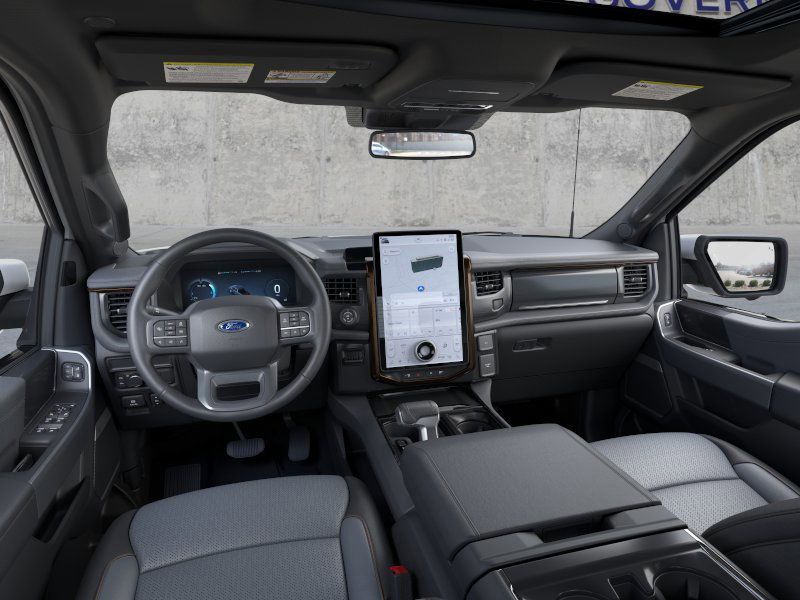 2025 Ford F-150 Lightning Lariat photo 9