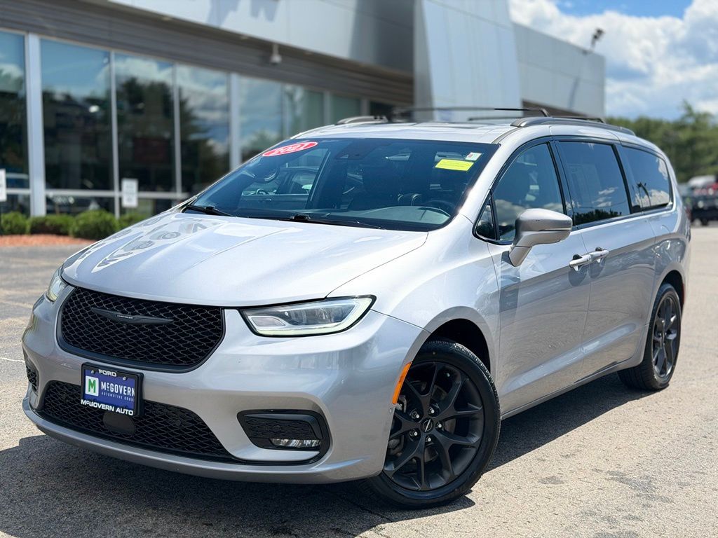 2021 Chrysler Pacifica Limited's photo
