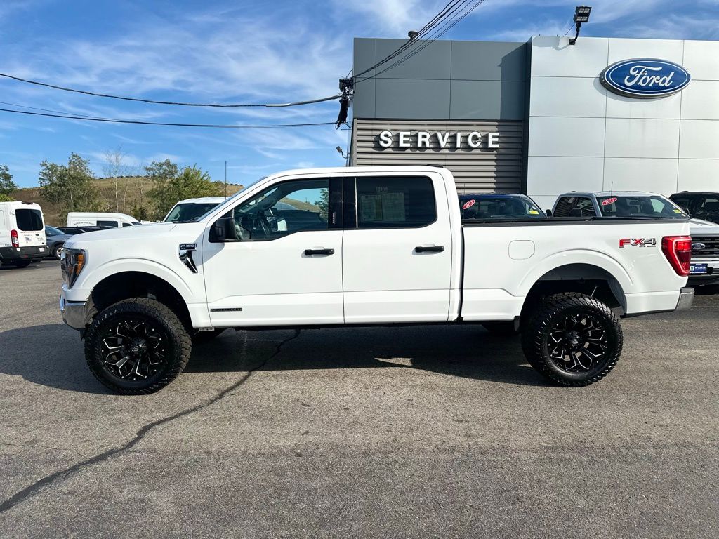 2023 Ford F-150 XLT photo 2