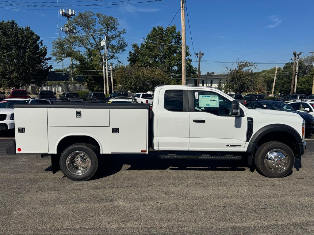 2026 Ford F-450 photo 2