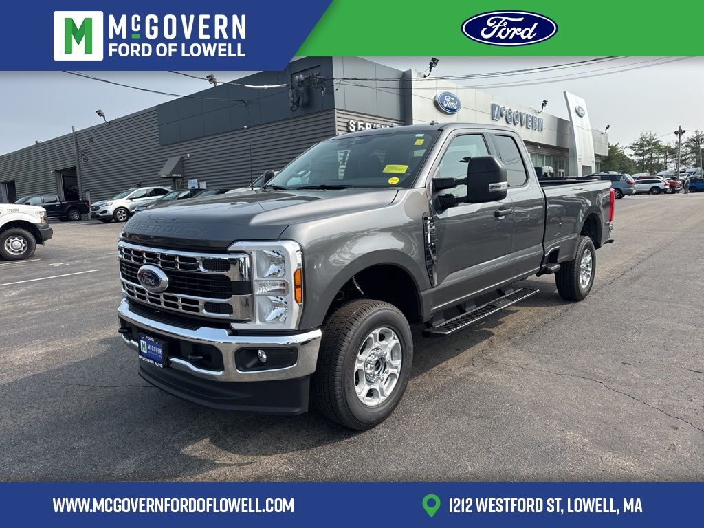 2025 Ford F-250 Super Duty XLT's photo