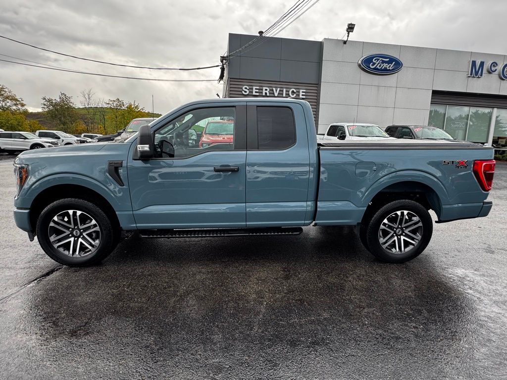 2023 Ford F-150 XL photo 2