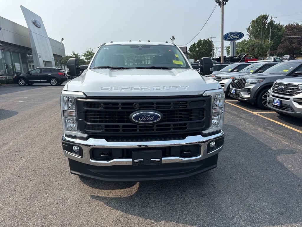 2026 Ford F-250 photo 2