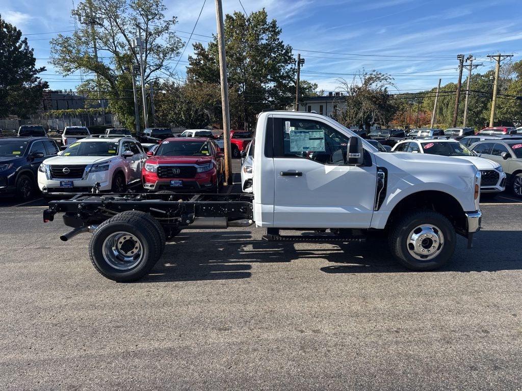New 2026 Ford F-350 XL Chassis