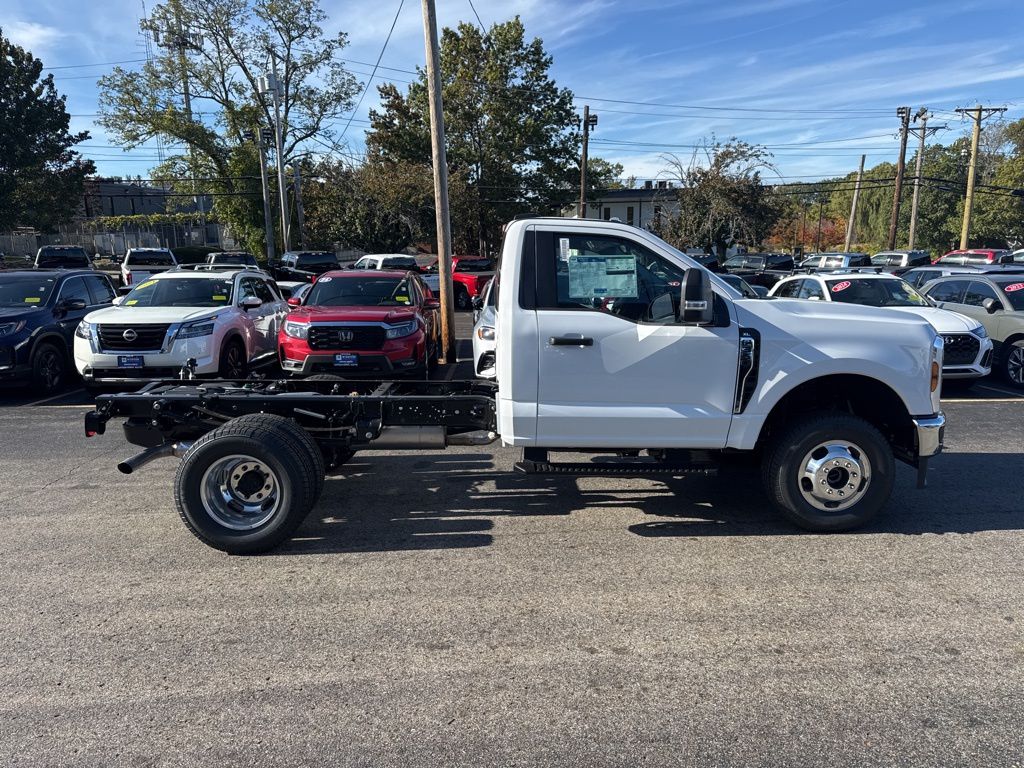 2026 Ford F-350 XL photo 4