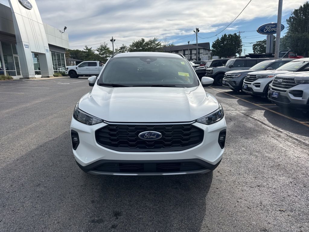 2025 Ford Escape Hybrid ST-Line Select photo 2