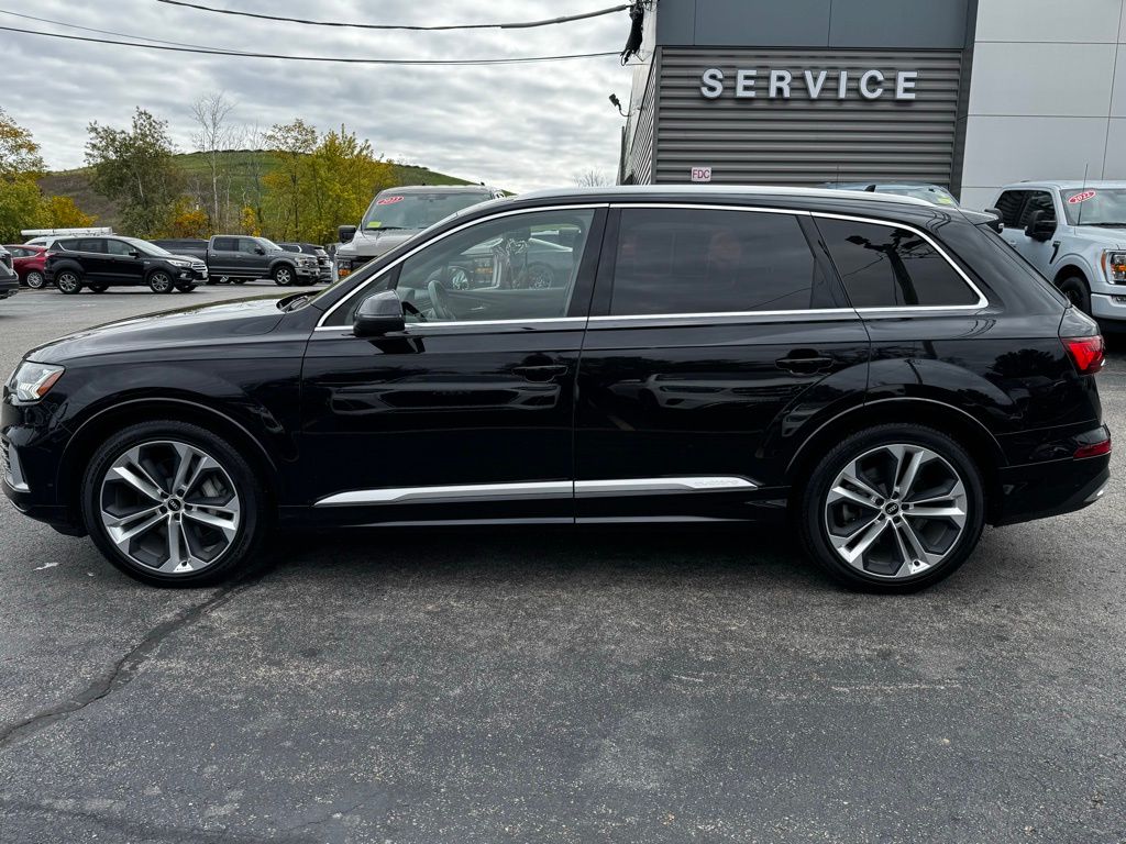 2021 Audi Q7 55 Prestige photo 2