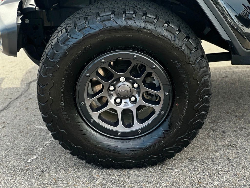 2023 Jeep Wrangler Rubicon photo 4