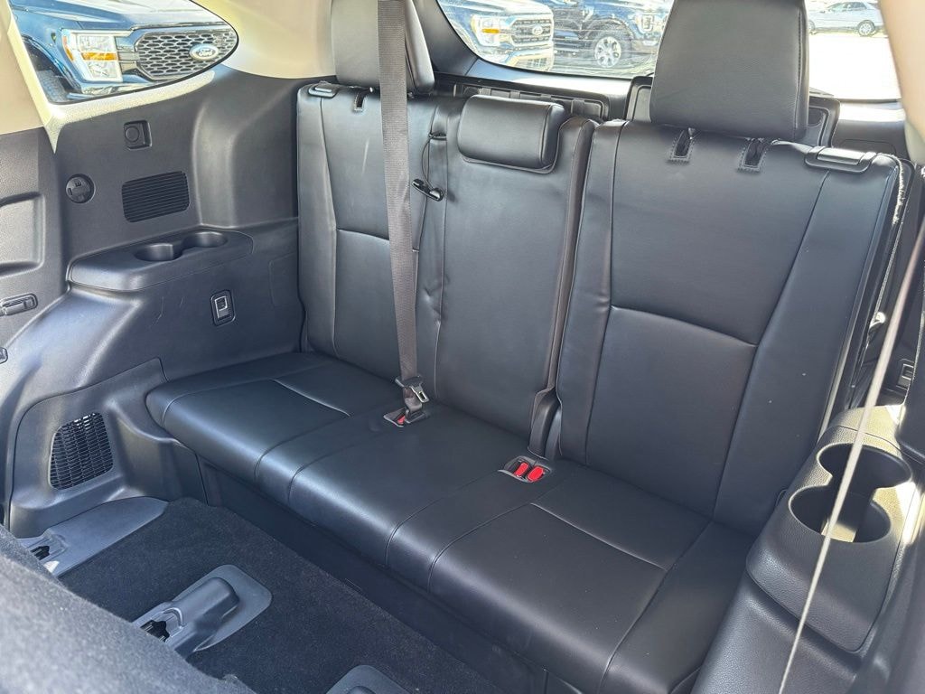 Used 2023 Toyota Highlander L SUV