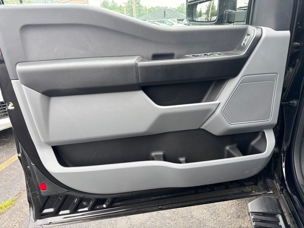 2026 Ford F-350 Super Duty Chassis Cab XL - Photo 10