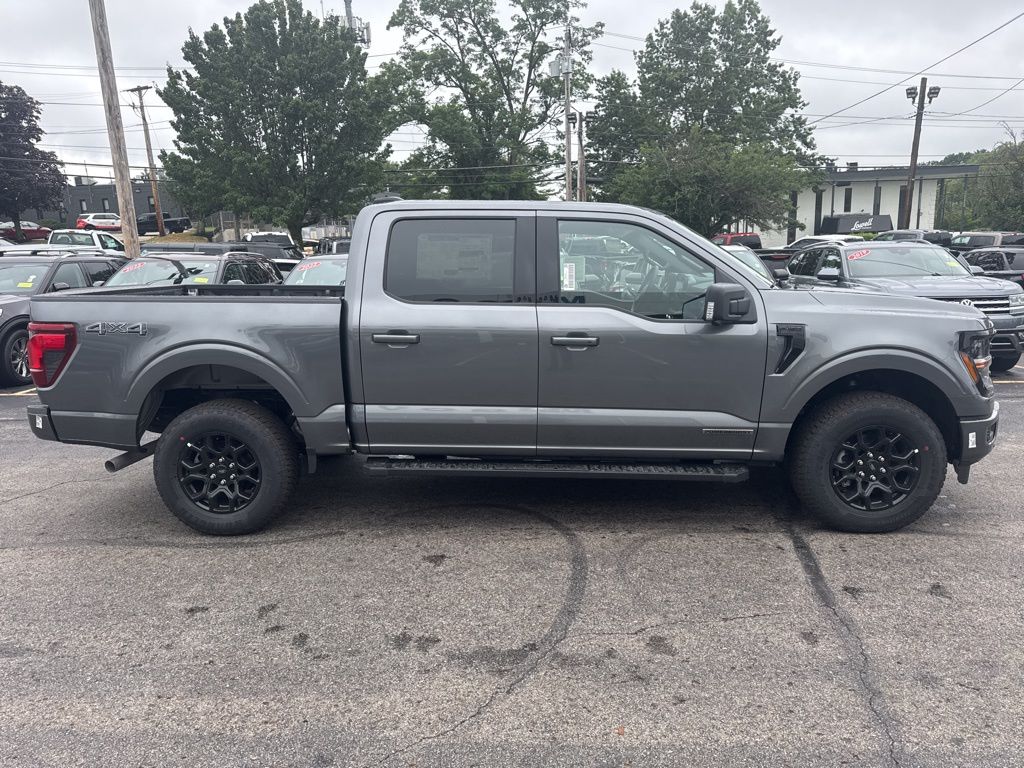 2025 Ford F-150 XLT photo 4