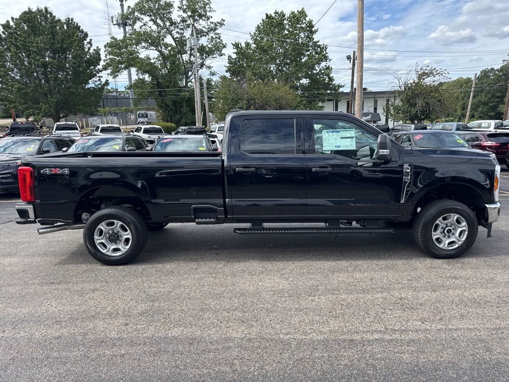 2026 Ford F-350 photo 4