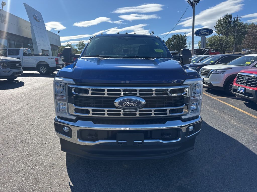 2026 Ford F-350 XLT photo 2