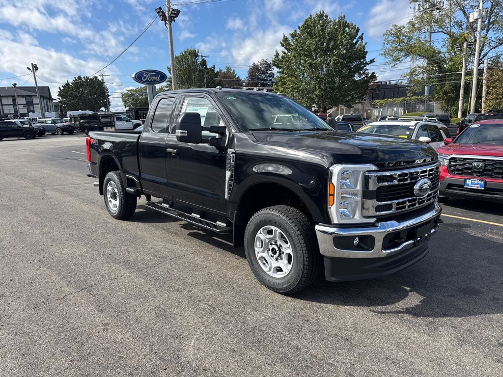 2026 Ford F-250 XLT photo 3