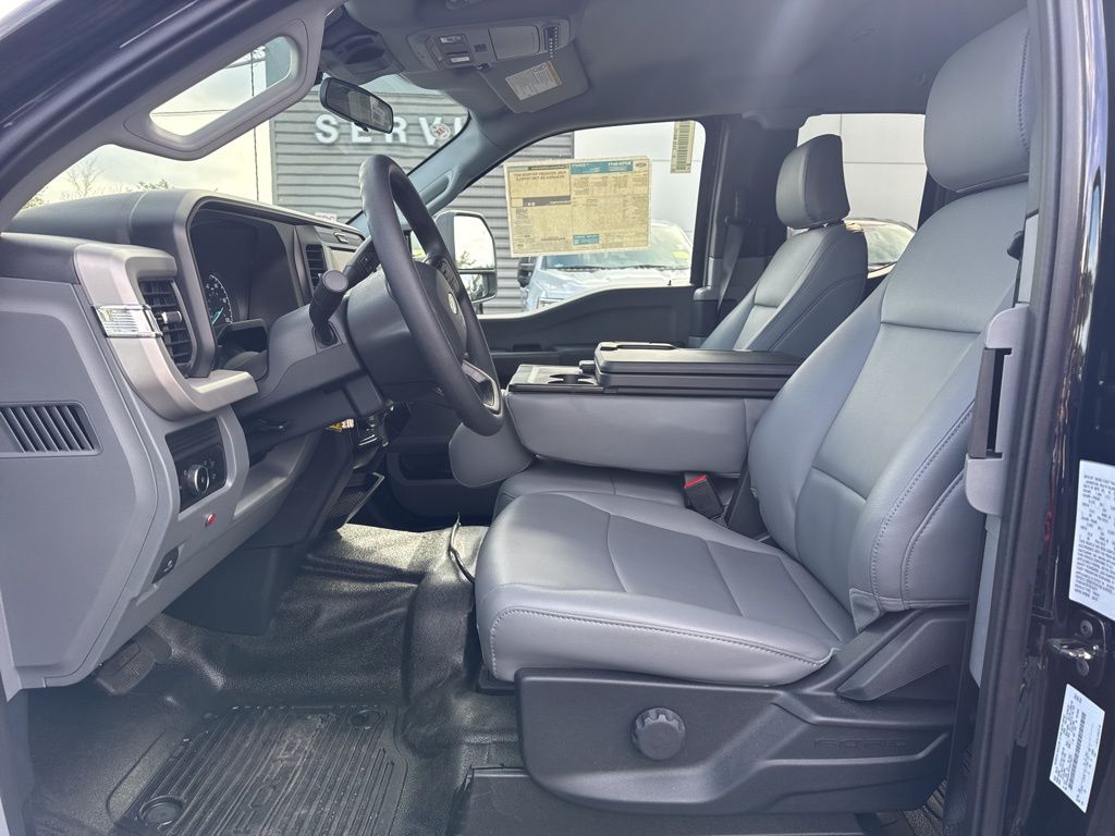 2026 Ford F-450 Super Duty Chassis Cab XL - Photo 10
