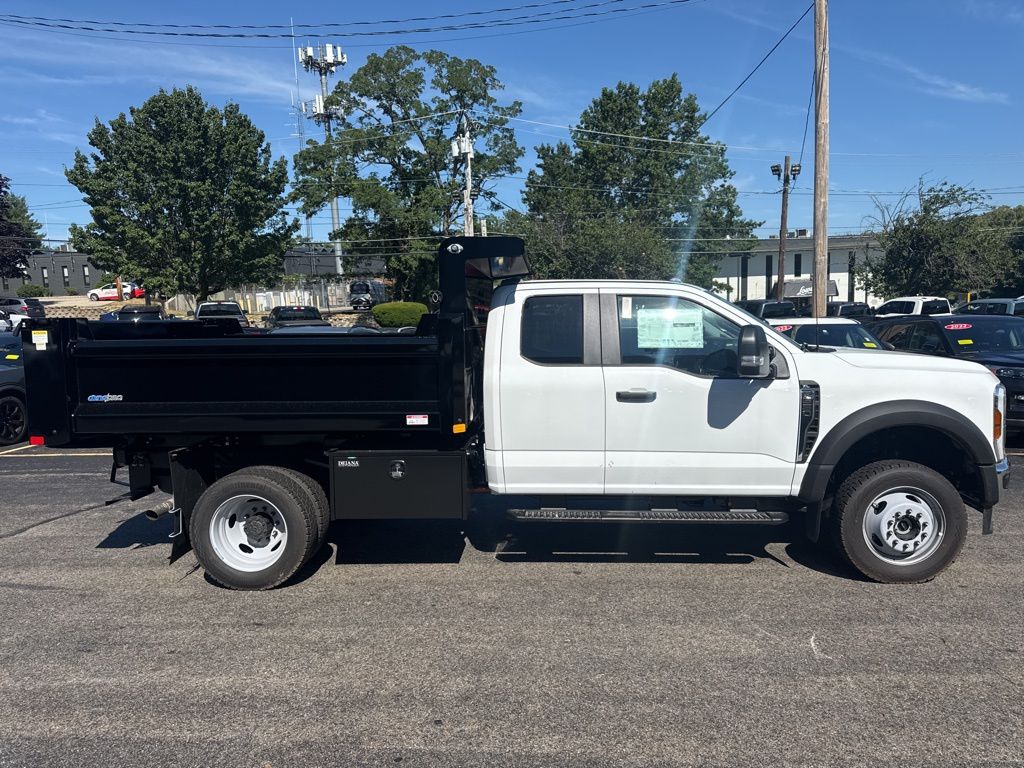 2025 Ford F-550 XL photo 2