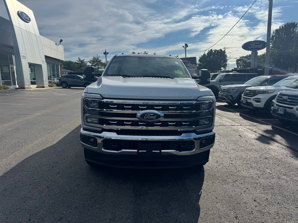 2026 Ford F-350 photo 2