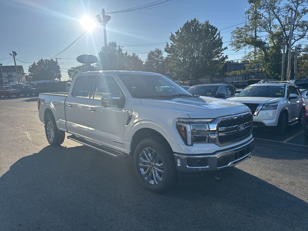 2025 Ford F-150 Lariat photo 3