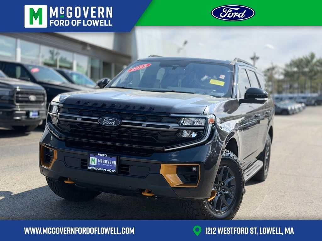 2025 Ford Expedition Tremor's photo