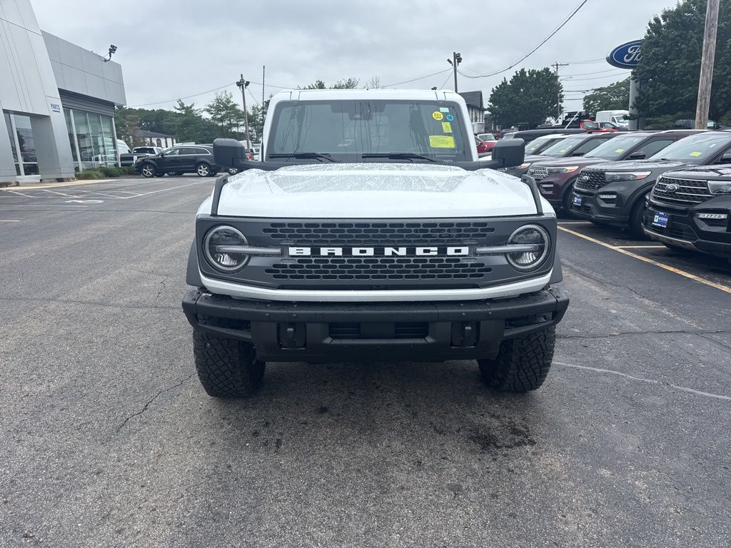 2025 Ford Bronco Badlands photo 2